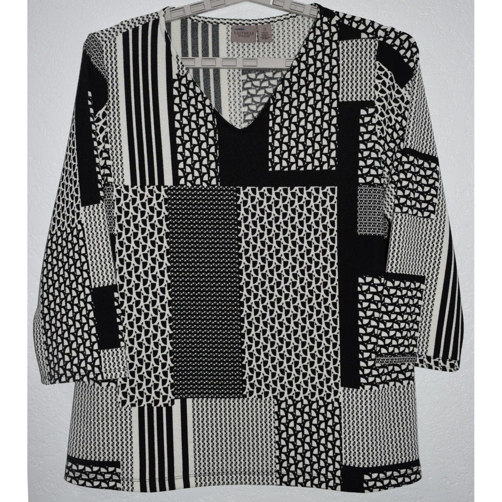 Chicos 2/Large Easywear Black White Geometric Patchwork V-Neck 3/4 Sleeve Top